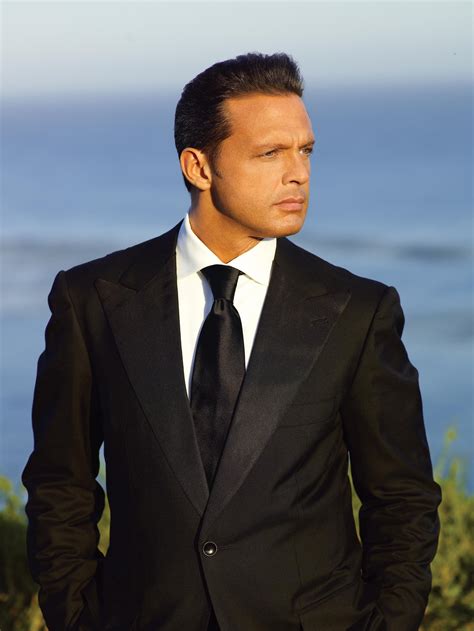 Luis migue - Canal dedicado a El Sol de México, Luis Miguel. Considerado por su compañia de discos como el cantante de habla hispana, mas importante del mundo, uno de mejores cantantes en Español de la ...